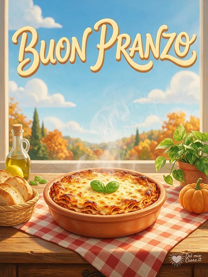 Una teglia di lasagne fumanti su tovaglia a quadretti e foglie autunnali sullo sfondo.