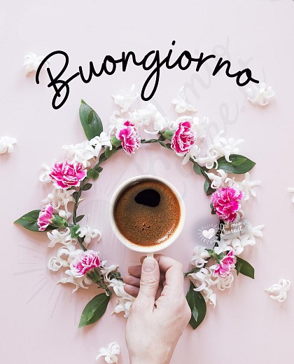 Buongiorno con caffè e fiori