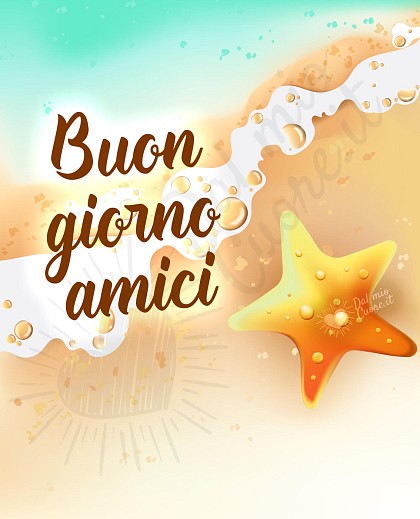 Stella marina arancione sulla sabbia bagnata in riva al mare cristallino con la scritta Buon giorno amici estivo.
